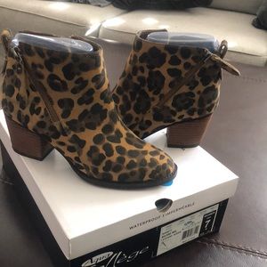 Aqua college leopard waterproof boots